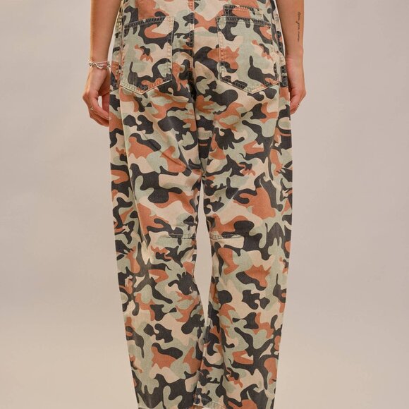 Camo Barrel leg pants - Picture 2 of 4